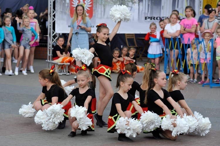 Mistrzostwa Mażoretek Polski Północno Wschodniej w Olecku. Ostrołękę reprezentowały Cheerleaderki Pasja. Zdobyły 30 medali