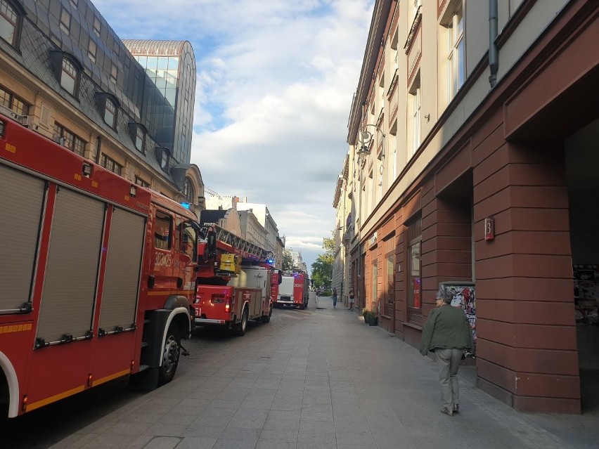 Około godz. 19 w jednej z restauracji przy ul. Piotrkowskiej...