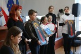 Polacy mieszkający na Litwie z odwiedzinami w Jędrzejowie w ramach podziękowania za wsparcie ich w akcji "Paczka dla Rodaka"