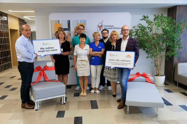 Rodzice pacjentów Uniwersyteckiego Dziecięcego Szpitala Klinicznego skorzystają z nowych łóżek