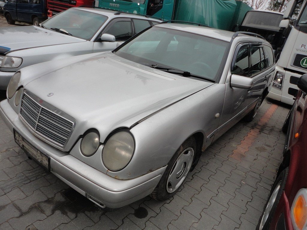 Mercedes-Benz E 230 Kat. 210...