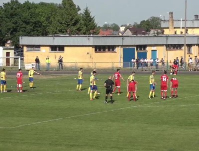 Piłkarze Widzewa nie zachwycili, ale ponownie liderami trzeciej ligi