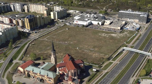 Teren dawnego targowiska straszy od lat. Teraz rusza tam budowa biurowca