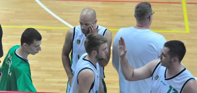 W ostatnim meczu tego sezonu koszykarze drugoligowej Stali Stalowa Wola zdemolowali Polonię Warszawa 85:51.