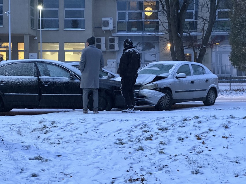 Stłuczka samochodów na ulicy Młynarskiej w Radomiu.