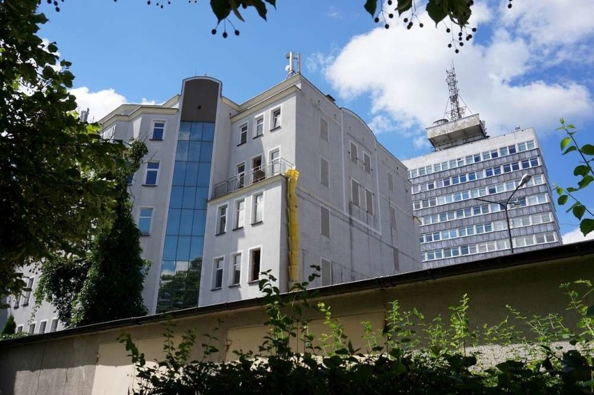 Na Piekarach hotel i mural jak ze Śródki