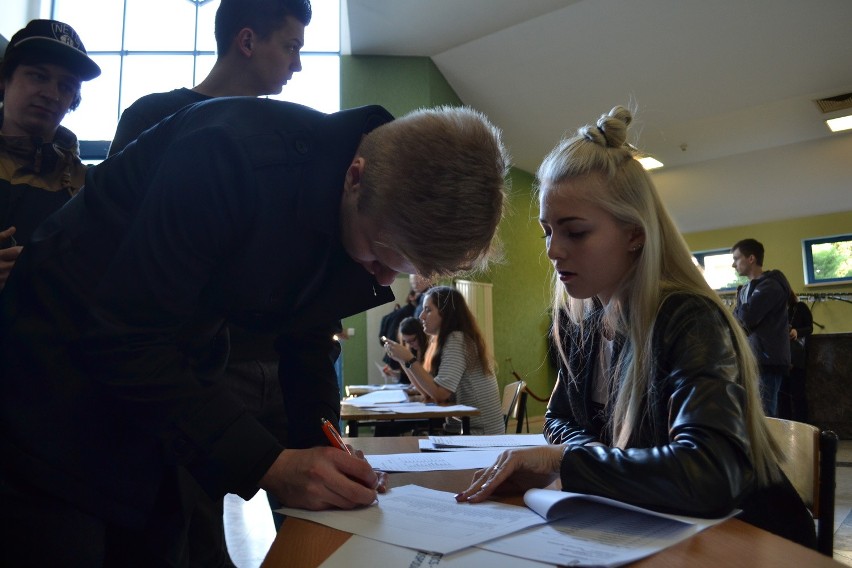 Wybory elektorów na Politechnice Częstochowskiej ZDJĘCIA Studencka komisja nie przyszła na wybory