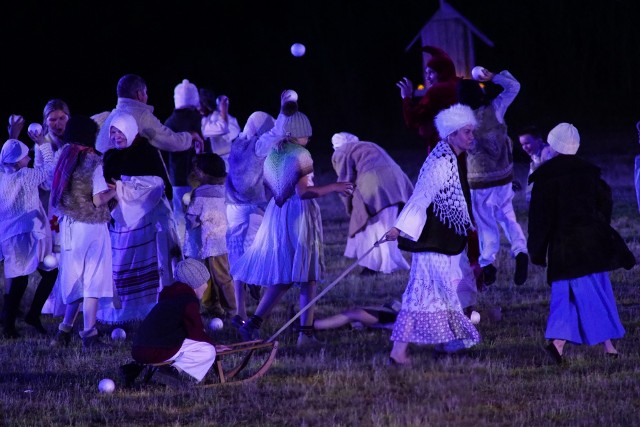 Spektakl "Orzeł i Krzyż" odbył się na terenie Parku Dzieje w Murowanej Goślinie. Widowisko historyczne obejrzał premier Mateusz Morawiecki. Zobacz zdjęcia ---> 