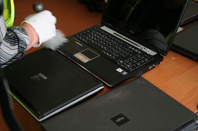 Rok odsiadki za każdy skradziony laptop?