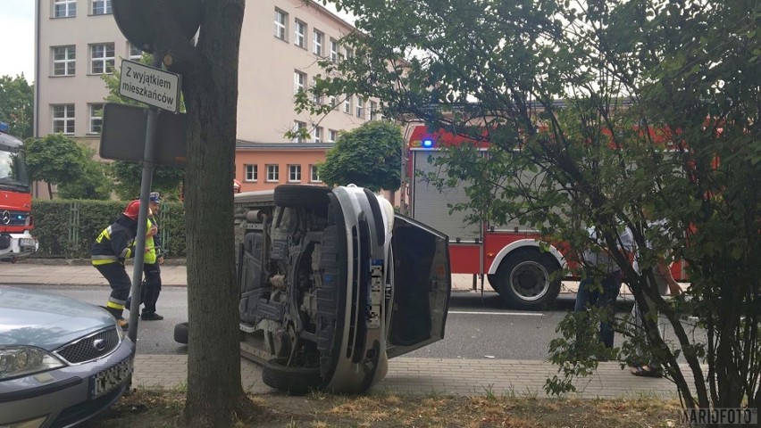 Do zderzenia doszło we wtorek na skrzyżowaniu ul. Rejtana i...