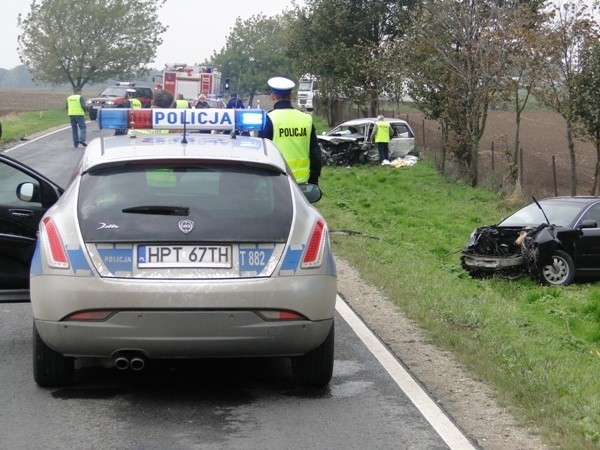 Wypadek w Lipowie - policjant zginął na miejscu.