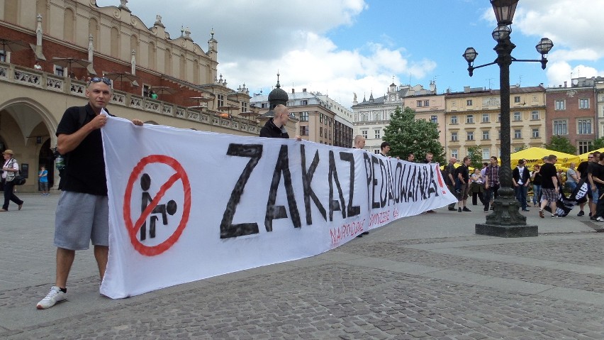 Kraków: Manifestacja w Obronie Tradycyjnej Rodziny [ZDJĘCIA, WIDEO]