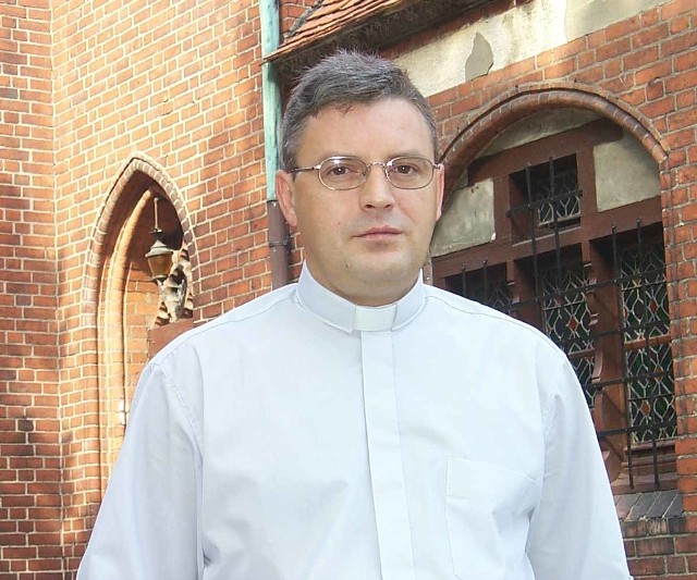 Ksiądz Piotr Jesionowski.