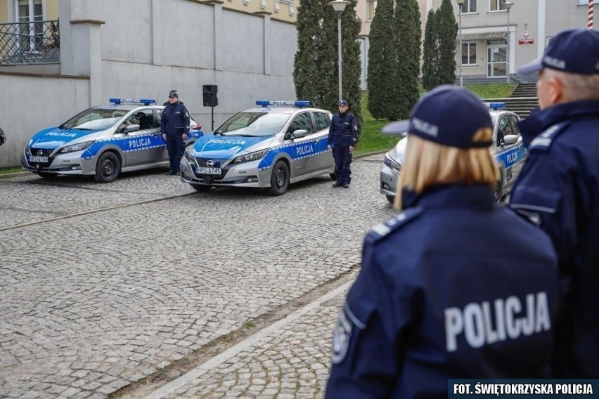 Nowymi elektrycznymi radiowozami w świętokrzyskiej policji...