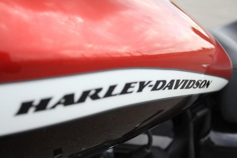 Testujemy: Harley-Davidson Sportster 1200 Custom - czysta...