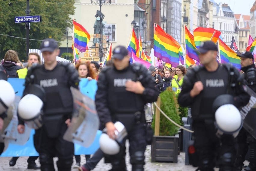 Na terenie toruńskiej starówki zaplanowano na dziś w summie...