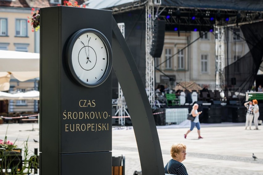 Wyjątkowy zegar można podziwiać od piątku na Starym Rynku w...