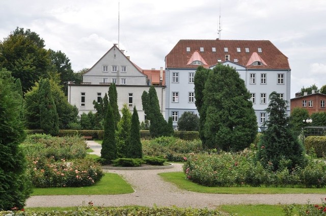Do tej pory jakoś nikt nie pomyślał, aby ogród różany w parku w Szczecinku miał oświetlenie.
