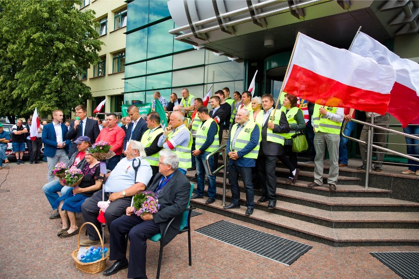 Rolnicy rozpoczęli protest w Białymstoku. Przywieźli ze sobą...