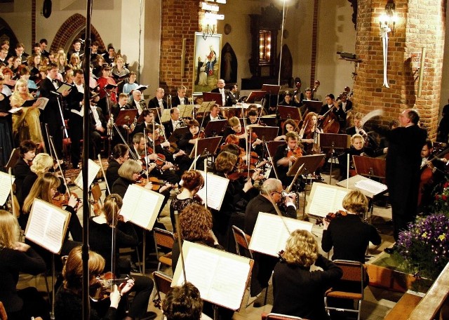 W przeddzień kanonizacji Jana Pawła II słupscy filharmonicy zagrają w kościele Mariackim oratorium "Szukam Was&#8221;.