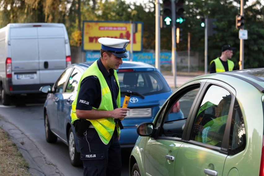 Kontrola trzeźwości kierowców na al. Zjednoczenia w Zielonej Górze (zdjęcia)