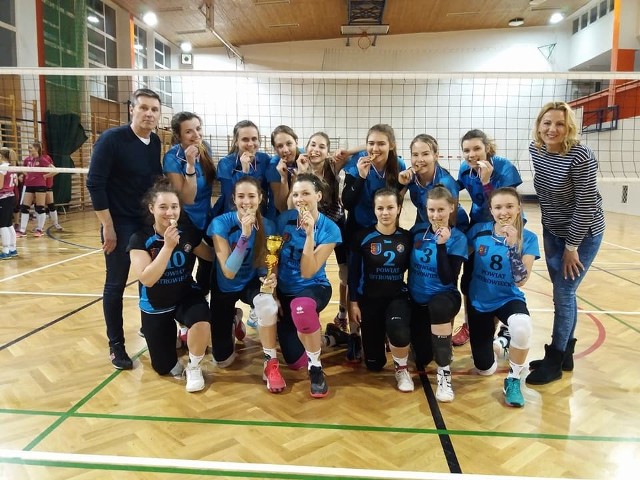 SMSOstrowiec, Joanna Ciesielczyk, Nicola Chruściel, Martyna Dobrasiewicz, Aneta Kasprowicz, Aleksandra Poziomek, Aleksandra Spychaj, Natalia Drab, Natalia Szymańska, Magdalena Surdy, Kinga Gadomska, Julia Zapała, Joanna Guz, Katarzyna Kostucha, Anfisa Akulich Klaudia Dziewirz,Julia Dryńkowska, Daria Szot.