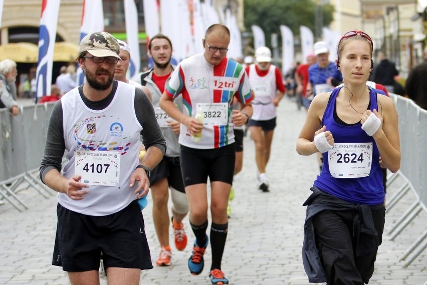 Maraton Wrocław - ZDJĘCIA - zawodnicy z numerami 3801 - 4000