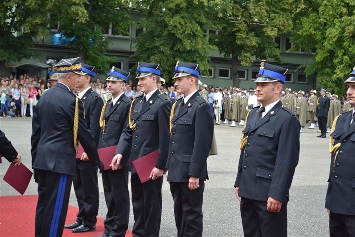 Stopień młodszego aspiranta uzyskało 112 absolwentów...