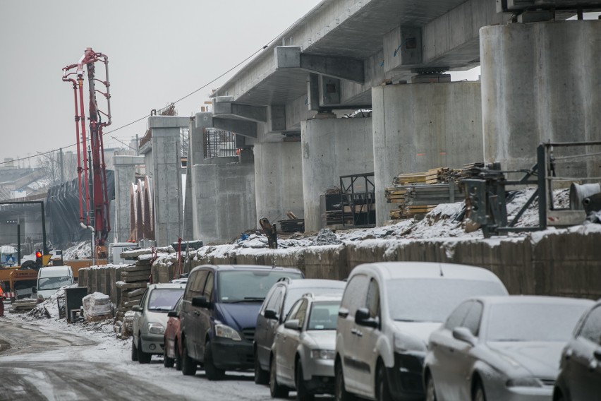 Kraków. Rosną nowe estakady kolejowe na Grzegórzkach. W przyszłym roku po pierwszej z nich pojadą pociągi