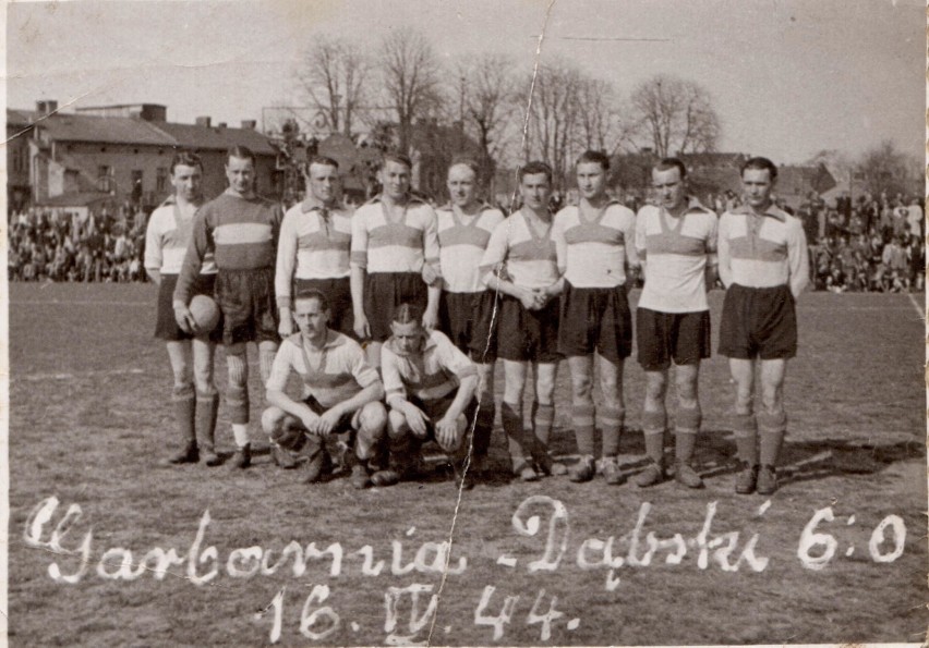 Garbarze w meczu z Dąbskim Kraków w 1944 roku