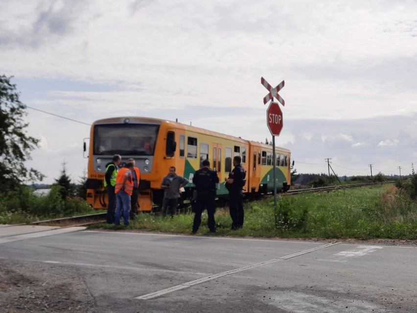 Wypadek w Charbielinie. Samochód wjechał pod czeski pociąg