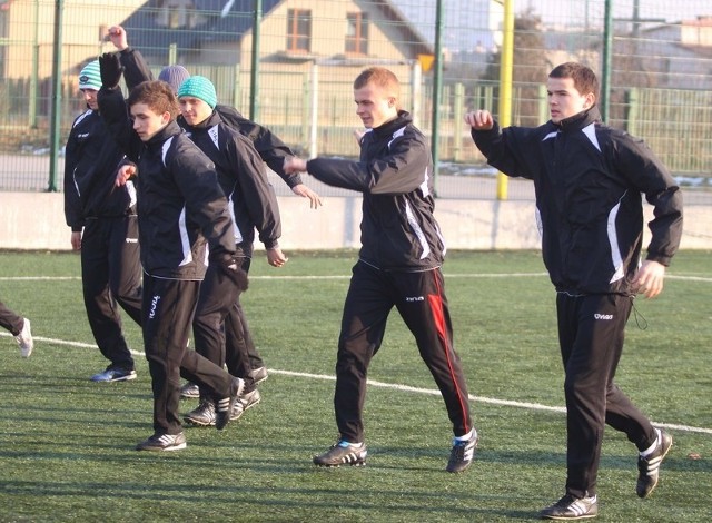Piłkarze Radomiaka w piątek trenowali na boisku przy ulicy Rapackiego, gdzie dziś rozegrają mecz kontrolny z Juventą Starachowice.
