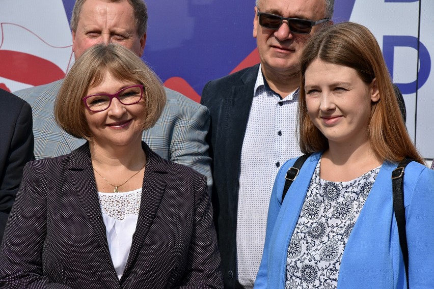 Wybory parlamentarne. Barbara Bartuś i Elżbieta Zielińska wspólnie zbierają podpisy poparcia dla swojej wyborczej listy