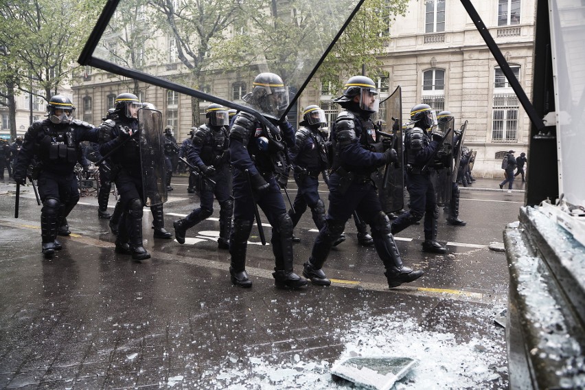 Od wielu lat 1 maja staje się we Francji okazją do masowych...
