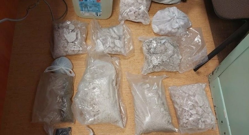 Narkotyki skonfiskowane przez policję.