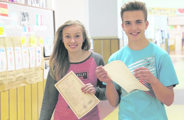 Natalia Gryszko i Bartosz Maliszewski z PG nr 2 w Białymstoku są zadowoleni z wyników, jakie osiągnęli na egzaminie gimnazjalnym