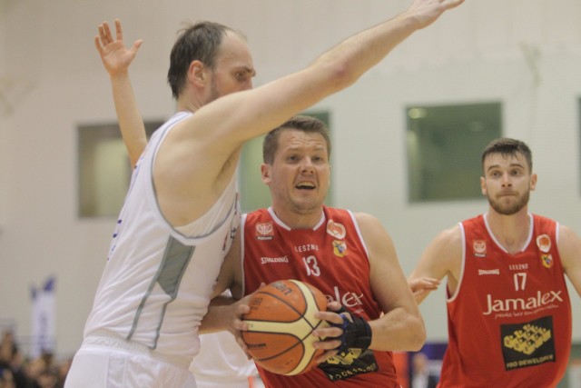 Koszykarze Jamaleksu Polonii Leszno nie popisali się w niedzielnym spotkaniu z drużyną ZB Pruszków ulegając niżej notowanemu rywalowi po dogrywce