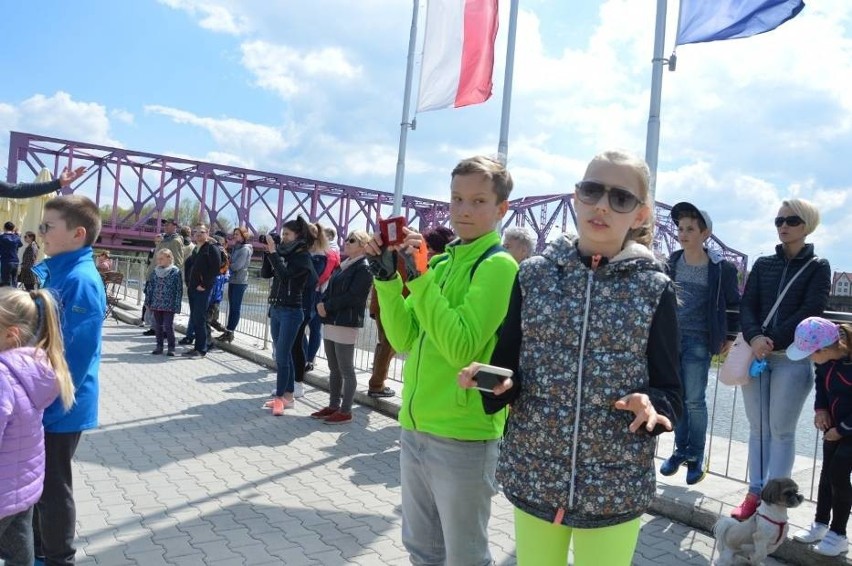 Majówkowy trening na trampolinach przy głogowskiej marinie [FOTO, FILM]