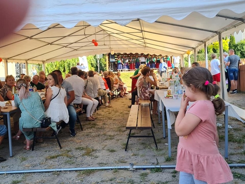 Udany piknik rodzinny w Gorzyczanach, w gminie Samborzec. Był pokaz talentów i kulinarne degustacje. Zobacz zdjęcia 