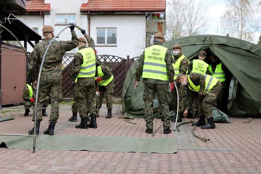 Terytorialsi pomagają podopiecznym DPS w powiecie polickim [GALERIA]