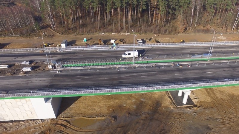 Najświeższe zdjęcia z budowy drogi ekspresowej S7 od granicy...