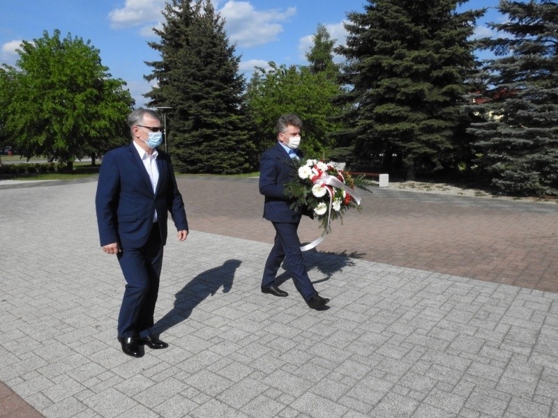 Kwiaty pod pomnikiem Tadeusza Kościuszki złożył burmistrz...