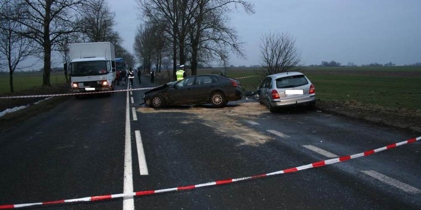 Wypadek na trasie Lipno-Włocławek. Dwie osoby ranne [zdjęcia]