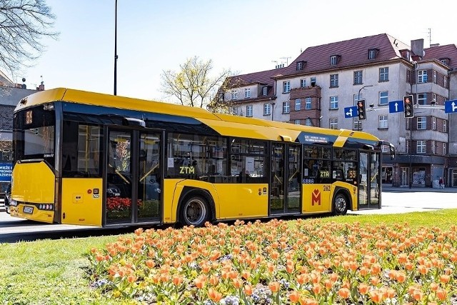 W serwisie rozkładów jazdy ZTM znaleźć można rzeczywiste odjazdy zarówno na komputerze, jak i mobilnie.