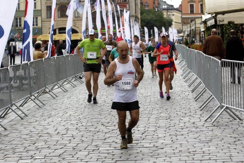 Maraton Wrocław - ZDJĘCIA - zawodnicy z numerami 1401 - 1600