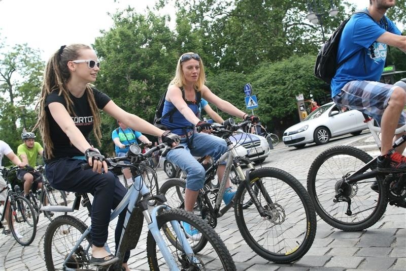 Niemal dwustu rowerzystów stawiło się w Opolu na tegoroczną...