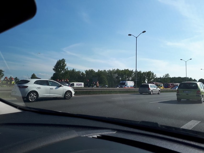 Karambol na S86 w Katowicach: Zderzyło się pięć samochodów 