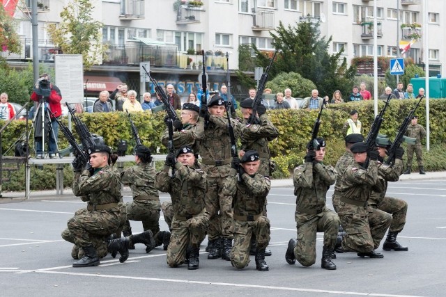 Święto Czarnej Dywizji ustanowione zostało na pamiątkę Wiktorii Wiedeńskiej, kiedy to we wrześniu 1683 roku oblegająca Wiedeń armia imperium osmańskiego została rozbita przez połączone siły polsko – austriacko - niemieckie pod dowództwem Króla Jana III Sobieskiego. Na pamiątkę tej siedemnastowiecznej zwycięskiej bitwy, począwszy od roku 1983 11LDKPanc z dumą nosi imię wielkiego władcy.