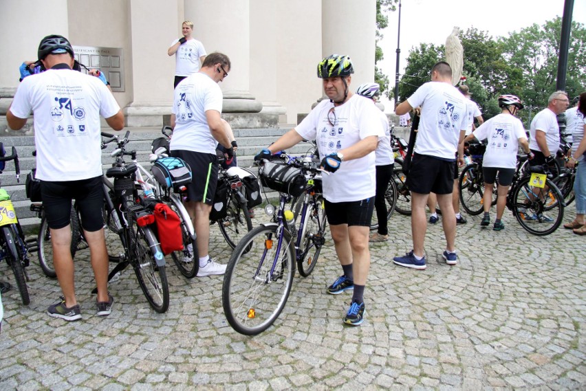 VI Rowerowa Pielgrzymka Policjantów na Jasną Górę (ZDJĘCIA)