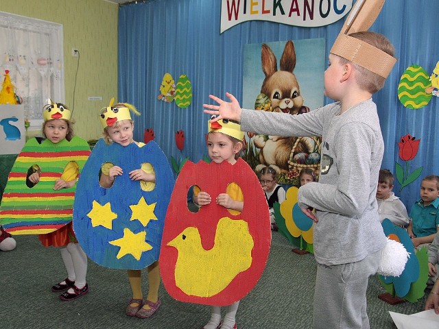 Świąteczne przedstawienie przedszkolaków na osiedlu Lotnisko w Grudziądzu